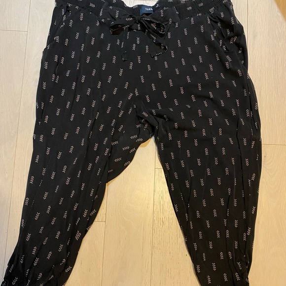 torrid Pants - Black ankle pants, drawstring waist, size 3 Torrid